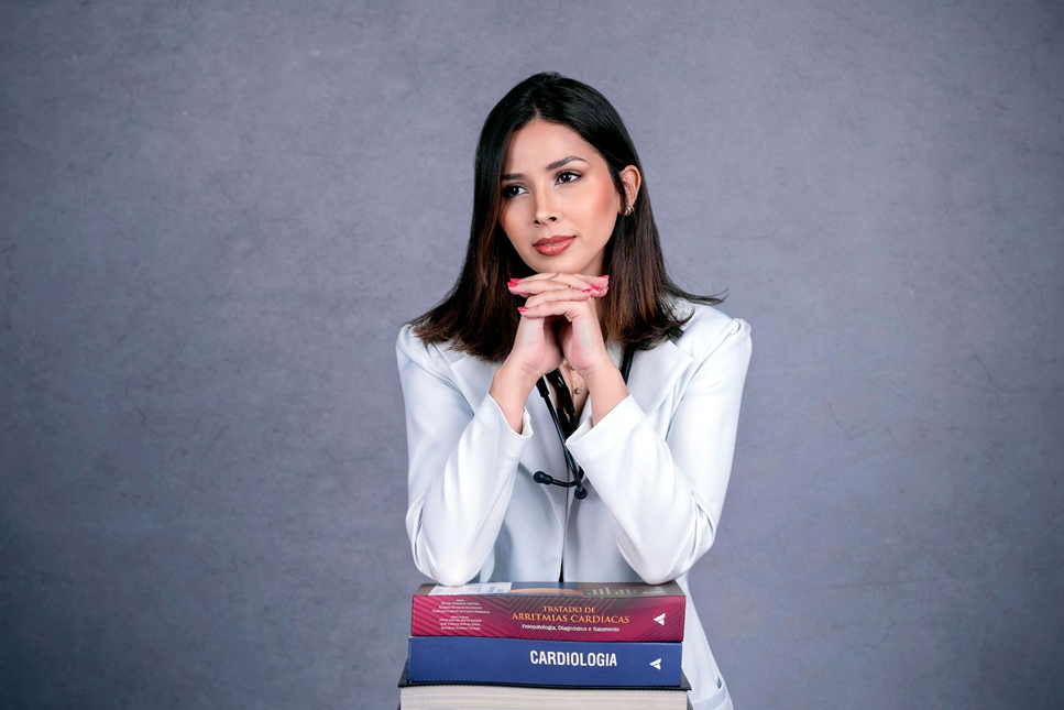 Dra. Thaís Trindade Cardoso CRM/MG 73273 • RQE Cardiologia 58160 (UFJF) • RQE Clínica Médica 58159 (SCM/JF)